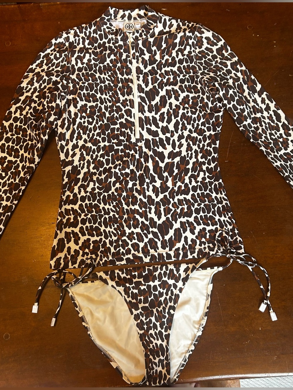 💎RARE💎Tory Burch Brown and White Leopard Print Long-Sleeve two-piece.